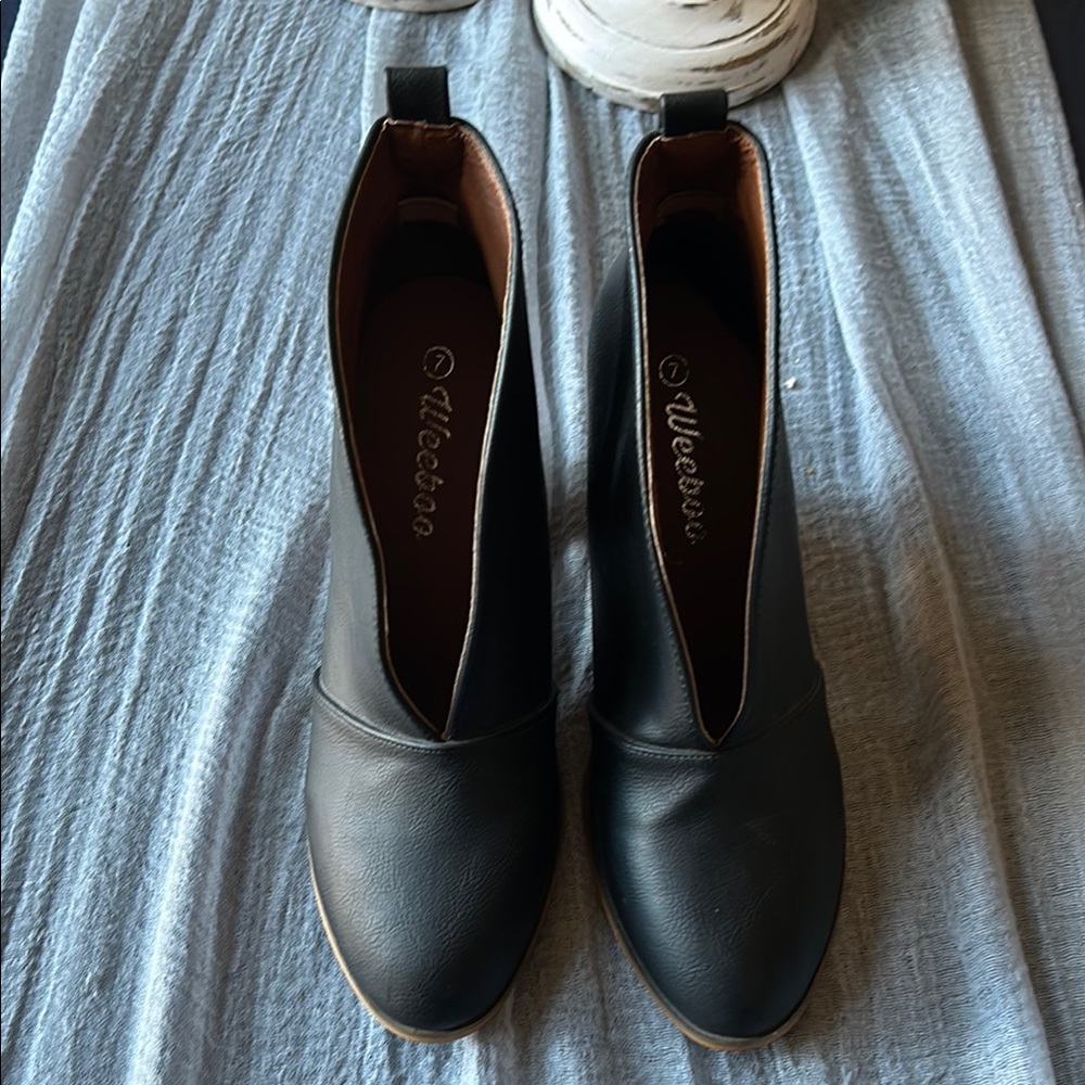 Weeboo Ramona-1 Style Black Ankle Boots with Faux Leather Slip-On Design
